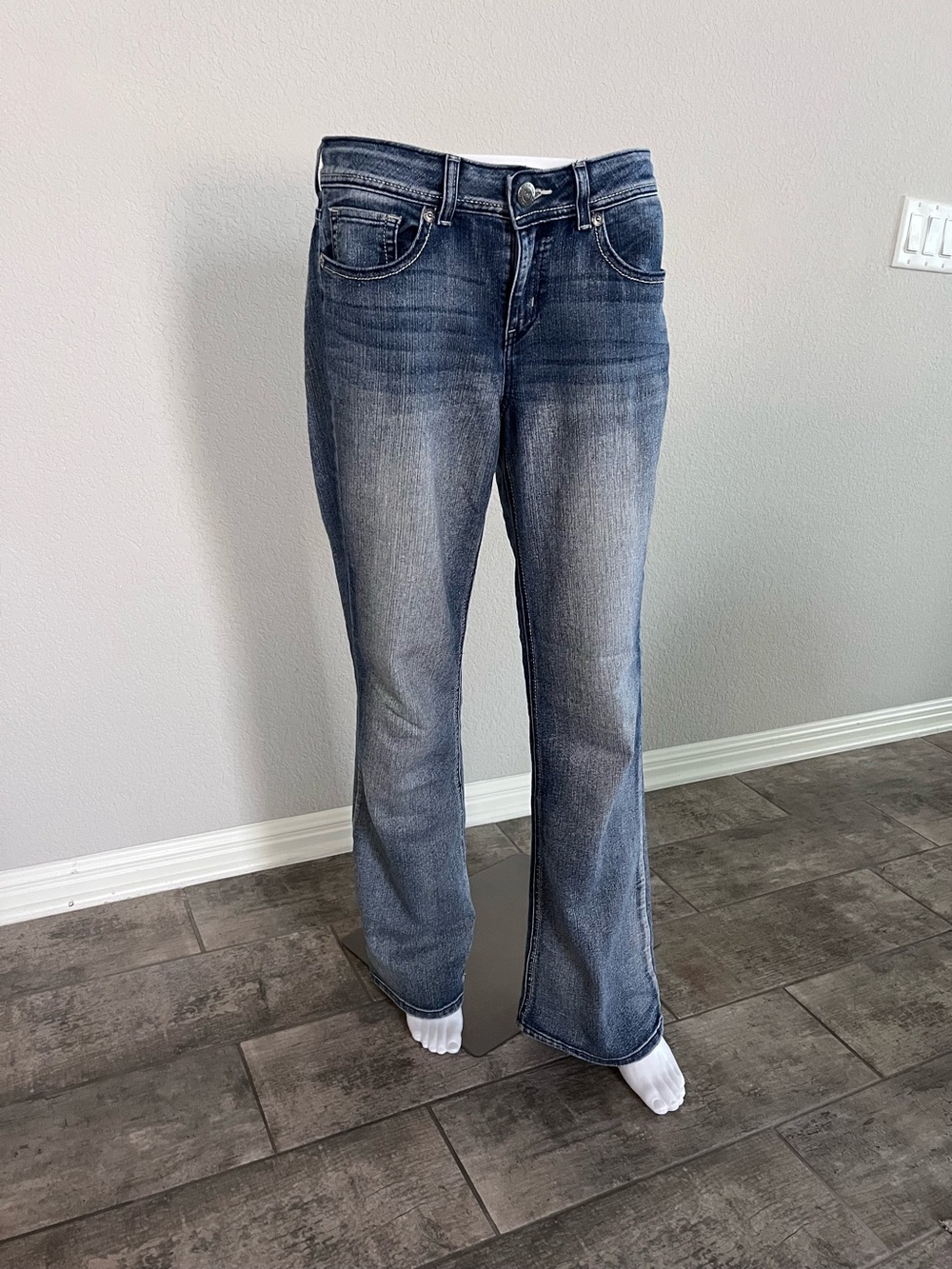 l.e.i Junior Sophia Hipster Flare Faded Blue Jeans